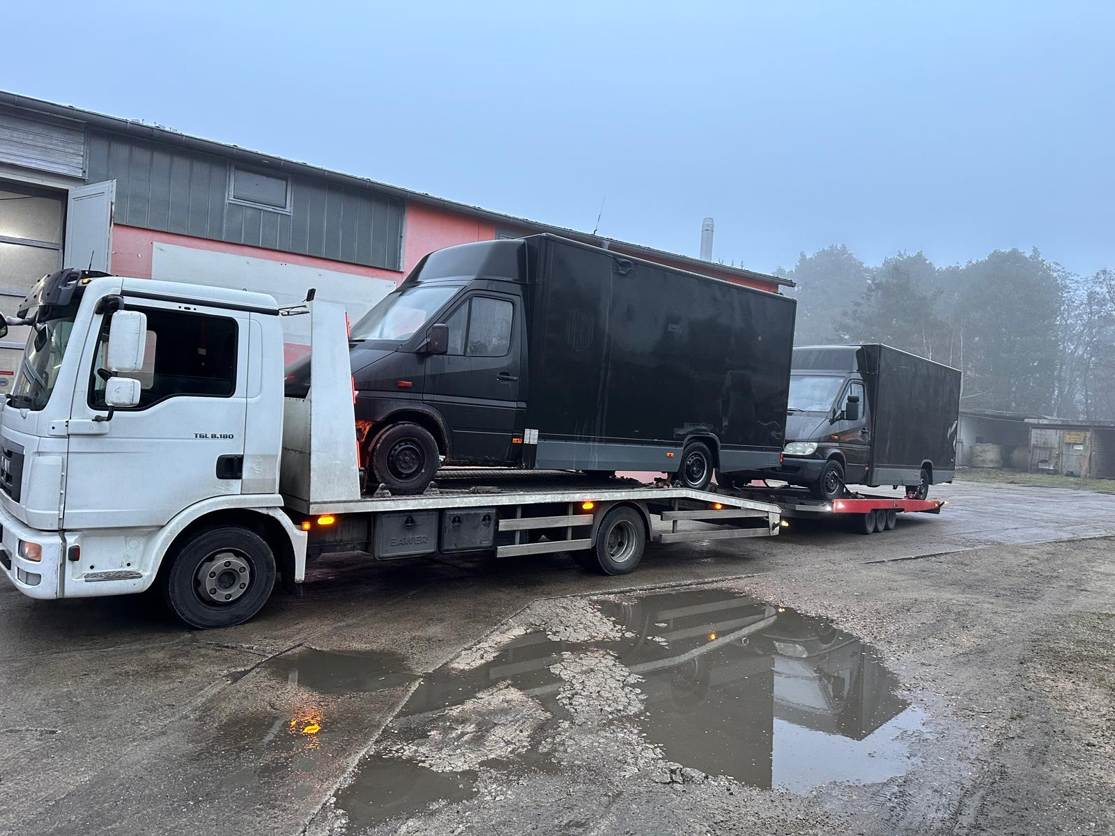 Wenn Zeit knapp ist, übernehmen wir die Logistik für Ihr Fahrzeug. Wir holen ab, bringen zum Ziel und stimmen Übergabe, Schlüssel und Timing sauber mit Ihnen ab.